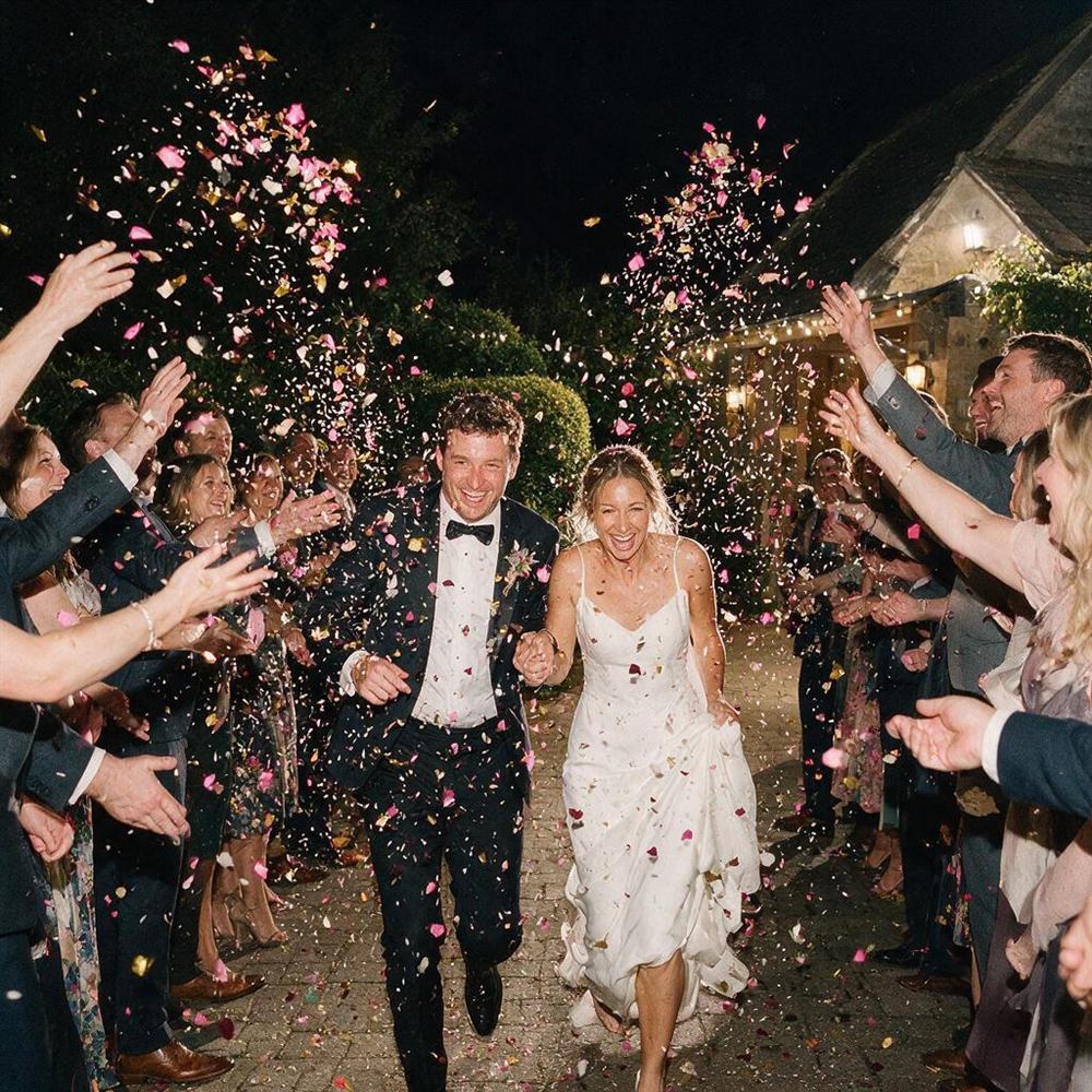 Confetti exit, night